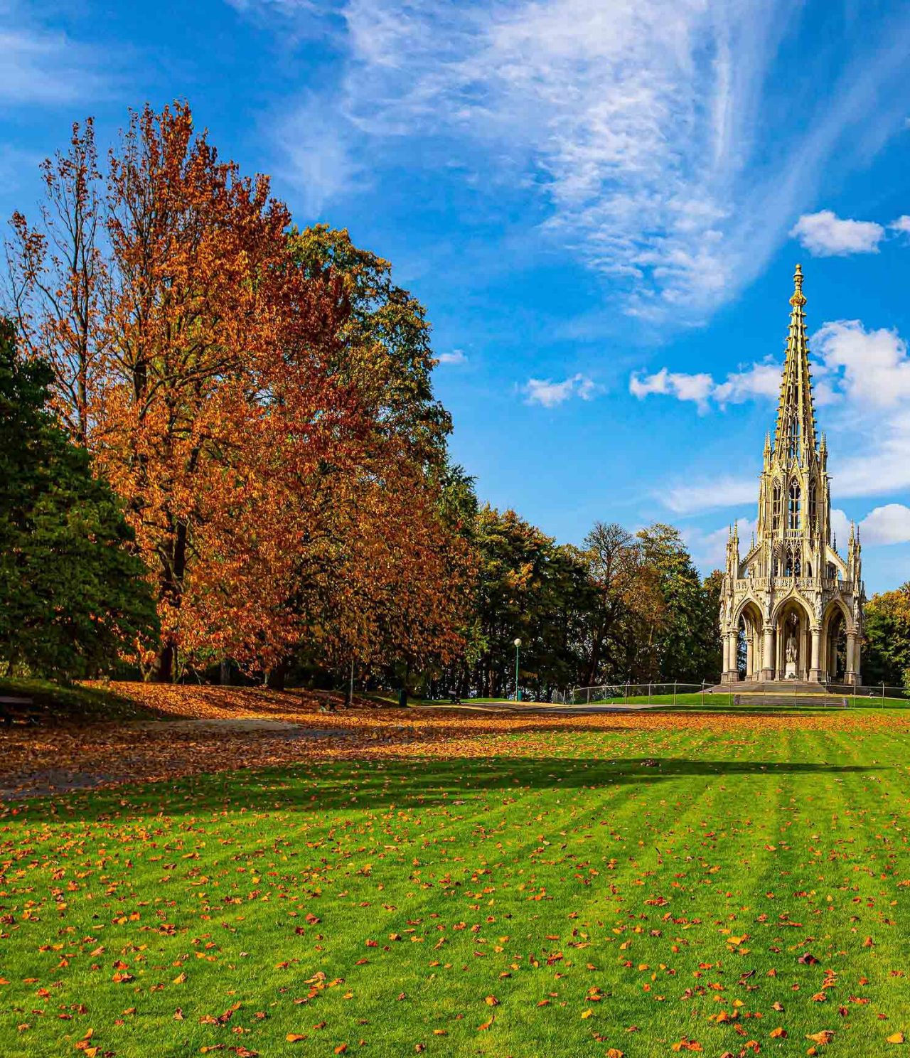 Alójese en un hotel en Bruselas, Bélgica, cerca del centro y disfrute de la belleza de sus jardines