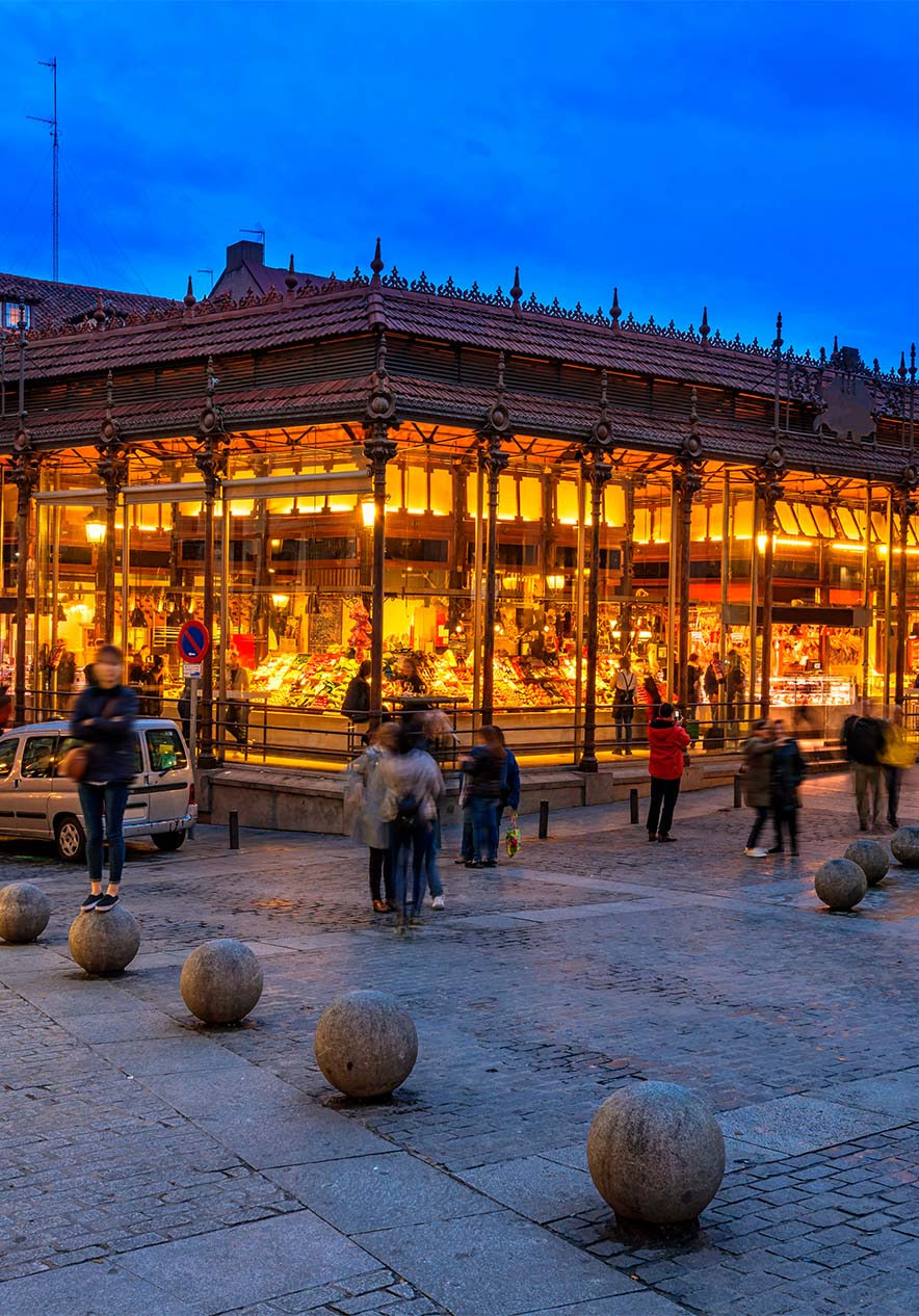 Mercado de San Miguel en Madrid, uno de los más famosos de la ciudad, ideal para amantes de la gastronomía