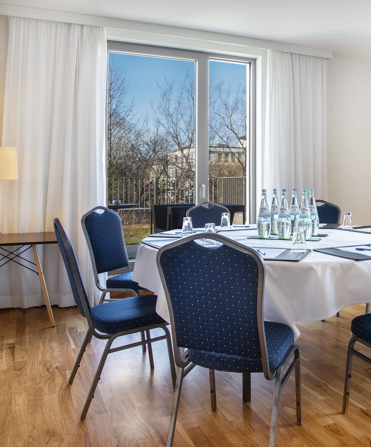 Reuniones y Conferencias en Pestana Hotel Group, en pequeñas salas privadas e íntimas con decoración elegante