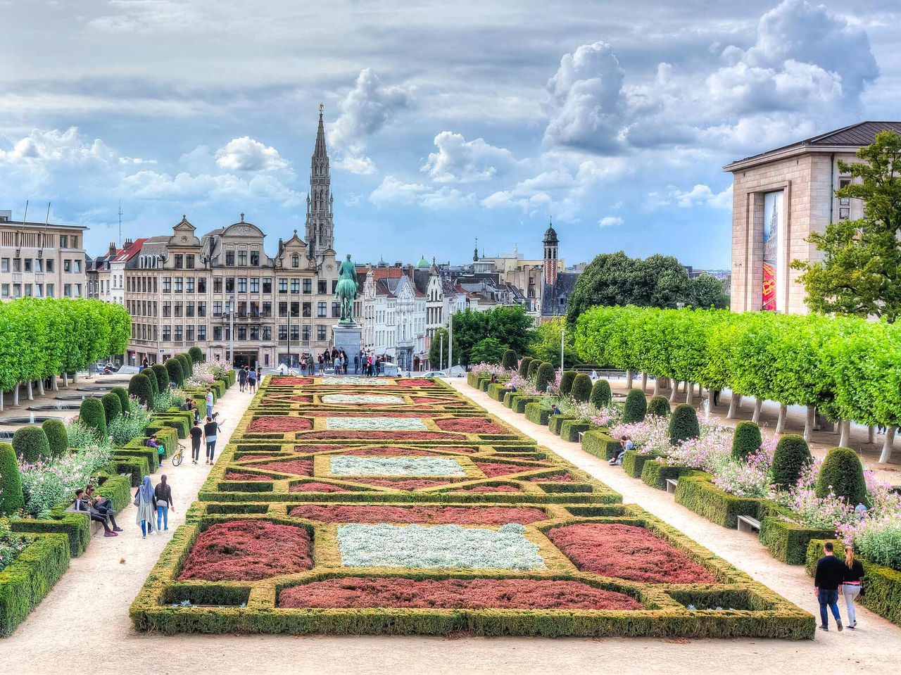 Fique num Hotel em Bruxelas, na Bélgica, perto do centro da cidade e visite o Jardin du Mont des Arts