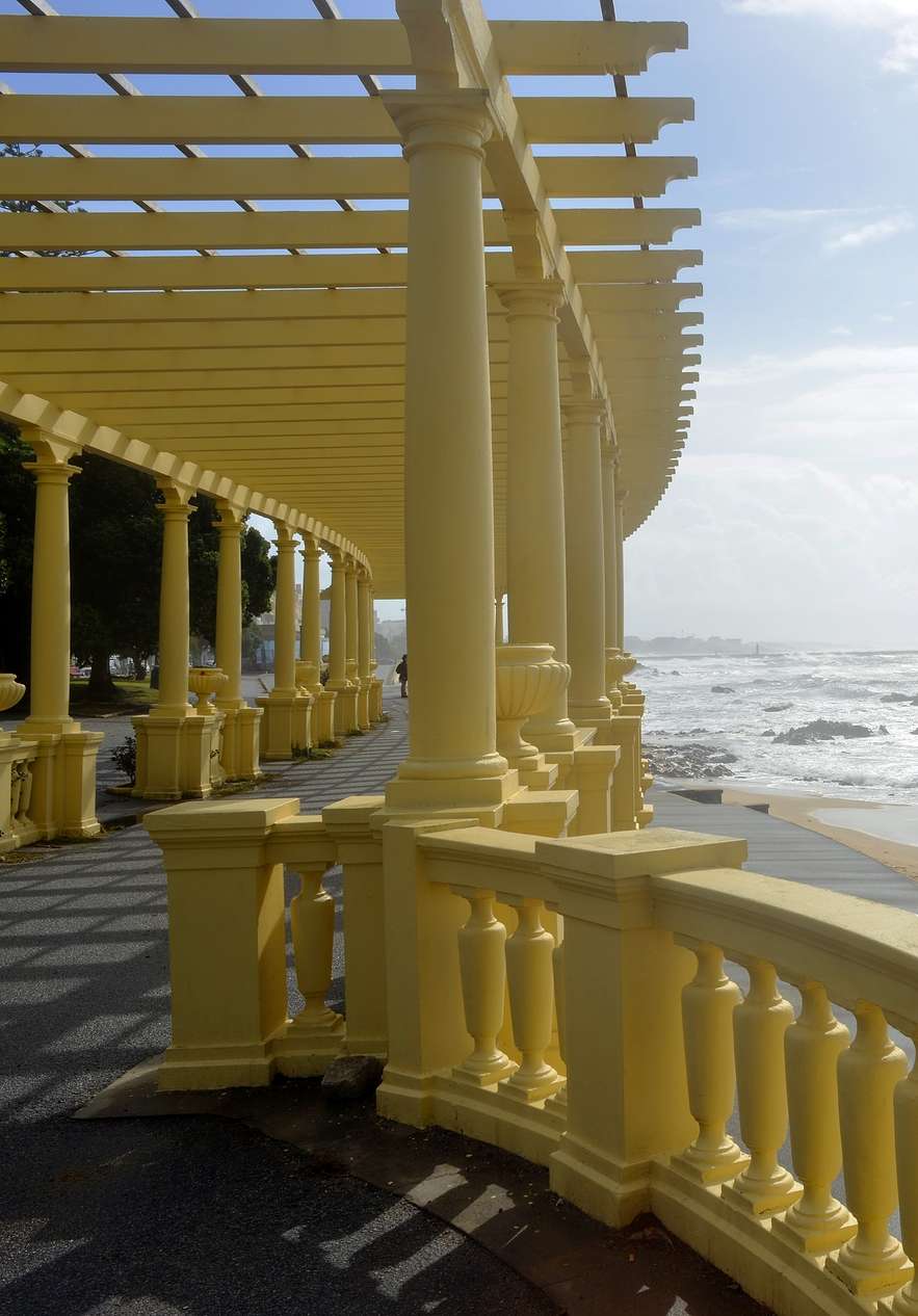 Fique no Pestana Vintage Porto e aproveite um dia de sol para dar um passeio à beira mar na foz do Douro
