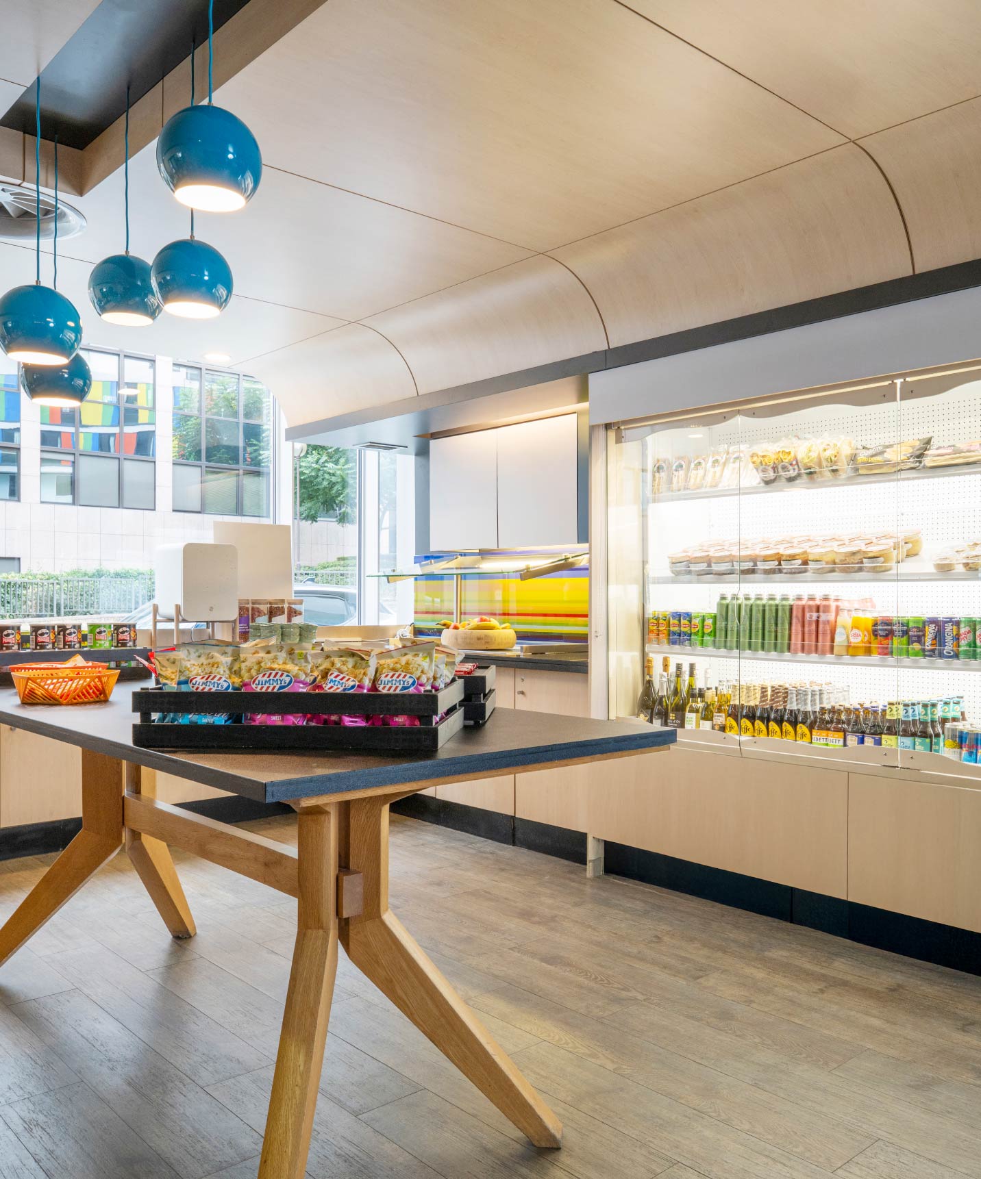 Grab and Go area at Pestana Brussels Schuman, hotel in Brussels near the European Parliament
