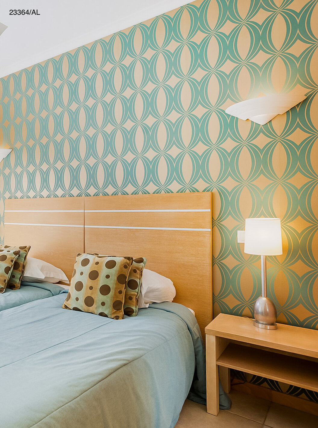 The Pestana Carvoeiro Golf T1 Standard Apartment has a bedroom with two single beds and a nightstand