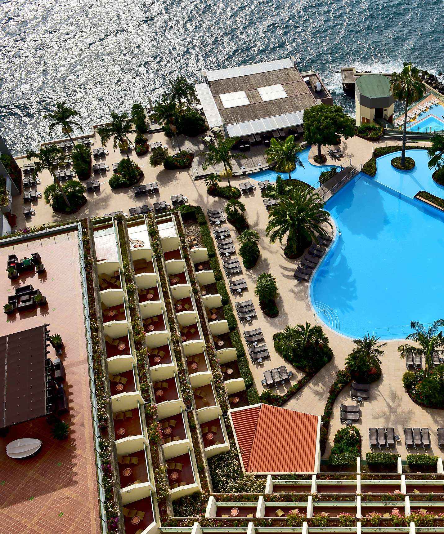 Pestana Madeira Beach Club, the Premium Resort with Spa and Pool, facing the sea, has an outdoor pool facing the sea