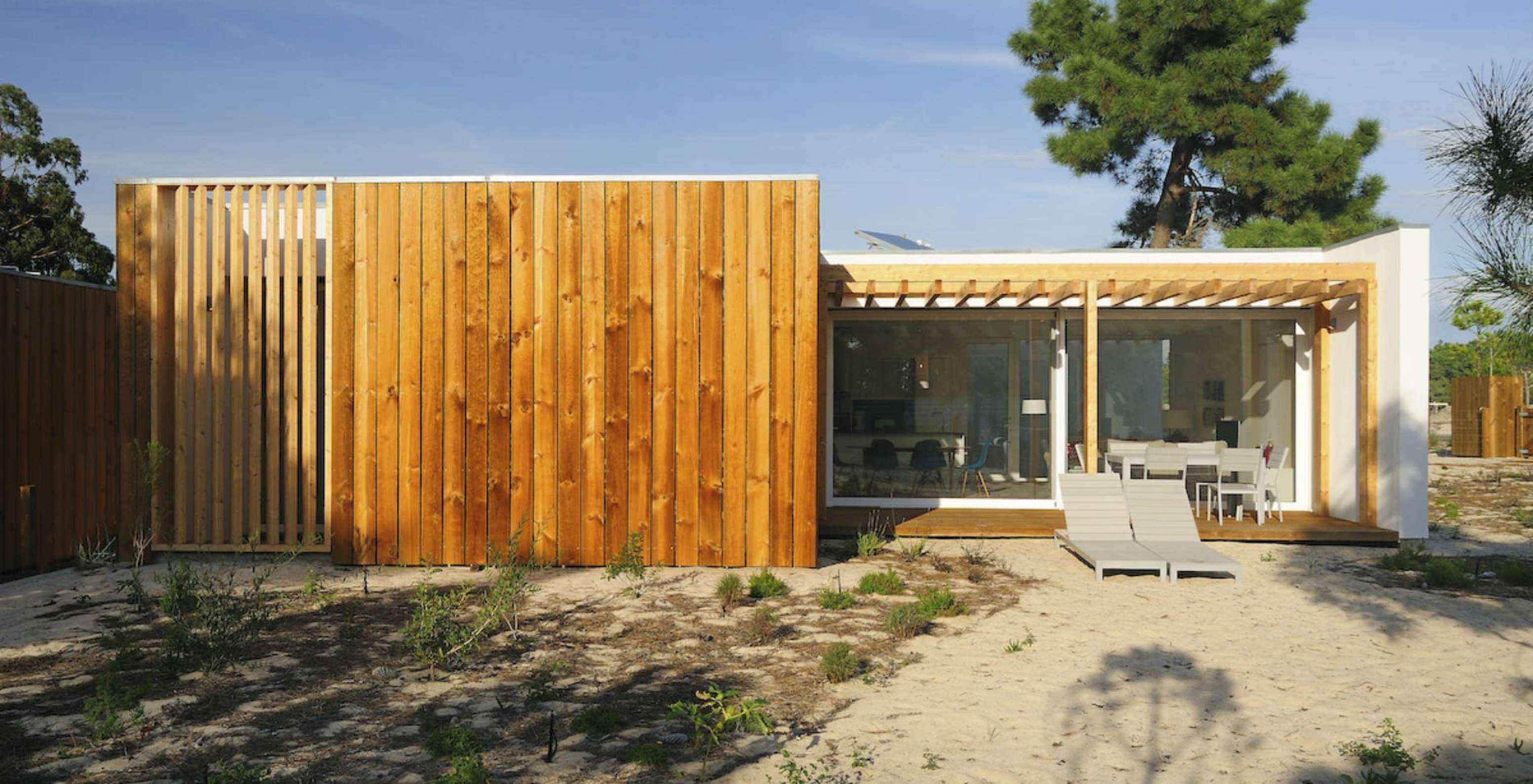 Las Villas de 3 Habitaciones del Pestana Tróia Eco Resort tienen una parte exterior con dos tumbonas