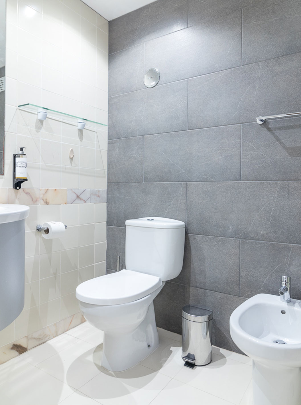 El Estudio Vista Jardín del Pestana Alvor Atlântico tiene baño equipado con lavabo, inodoro y bidé