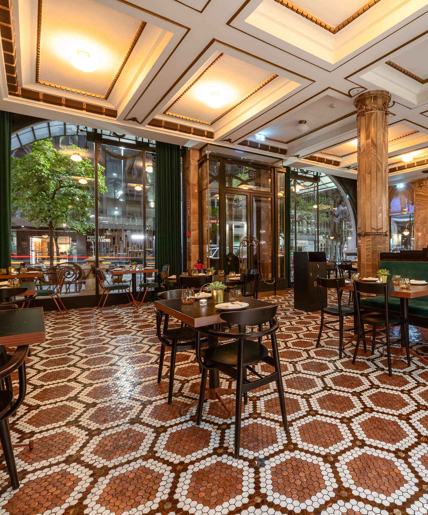 El Pestana Porto - A Brasileira, hotel de 5 estrellas en Oporto, tiene un restaurante dirigido por la chef Marlene Neto