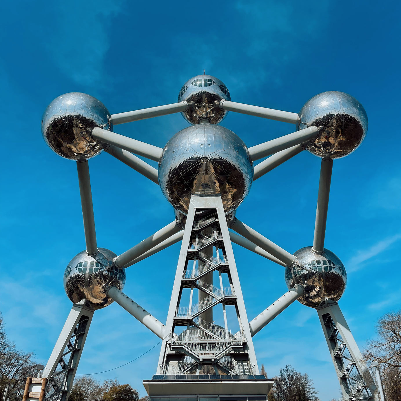 Verblijf in een Pestana hotel in Brussel, België, en ontdek het beroemde en moderne Atomium-gebouw