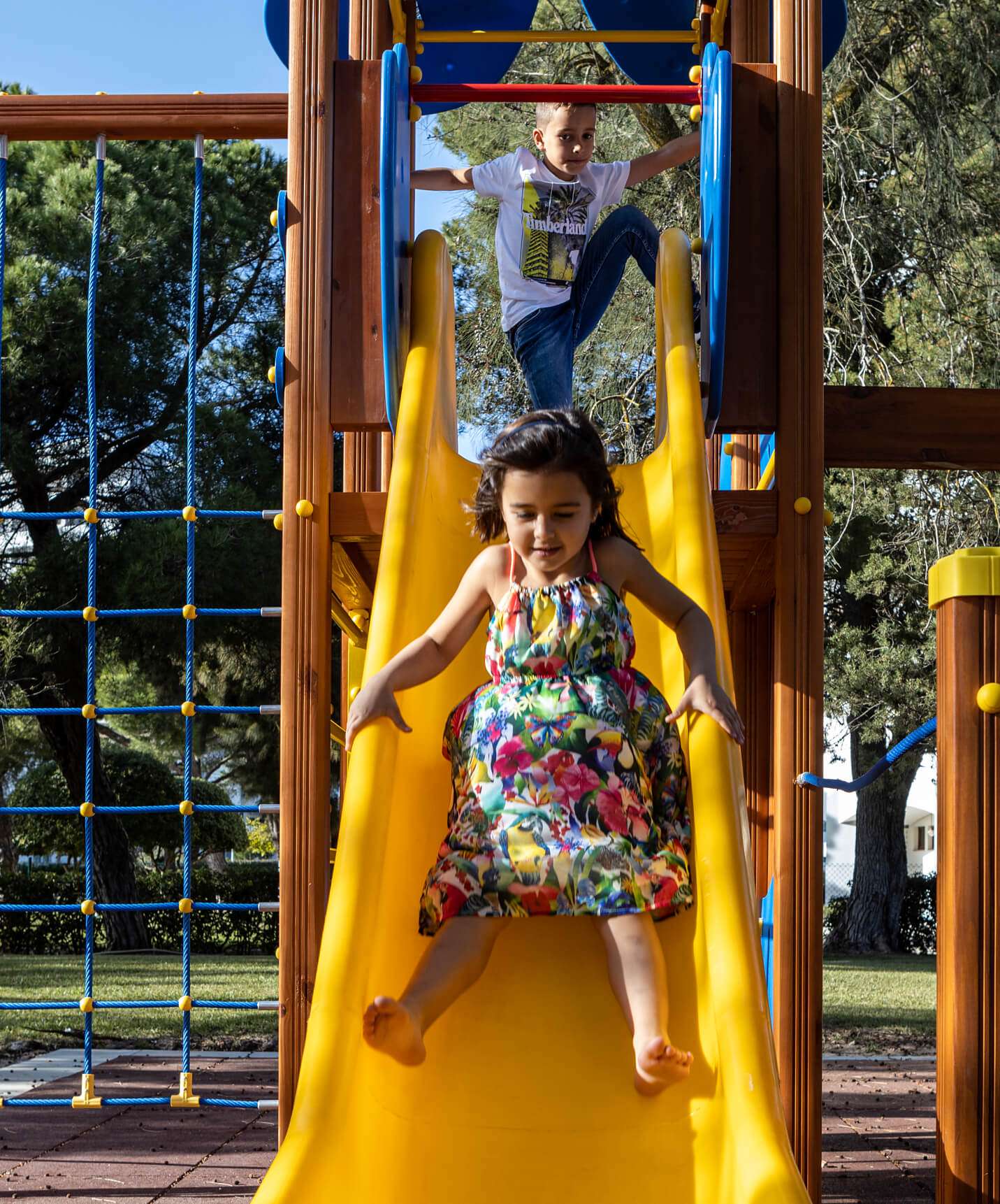 Kids Club ruimte waar ouders kinderen overdag kunnen achterlaten om te spelen in viersterrenhotel in Alvor