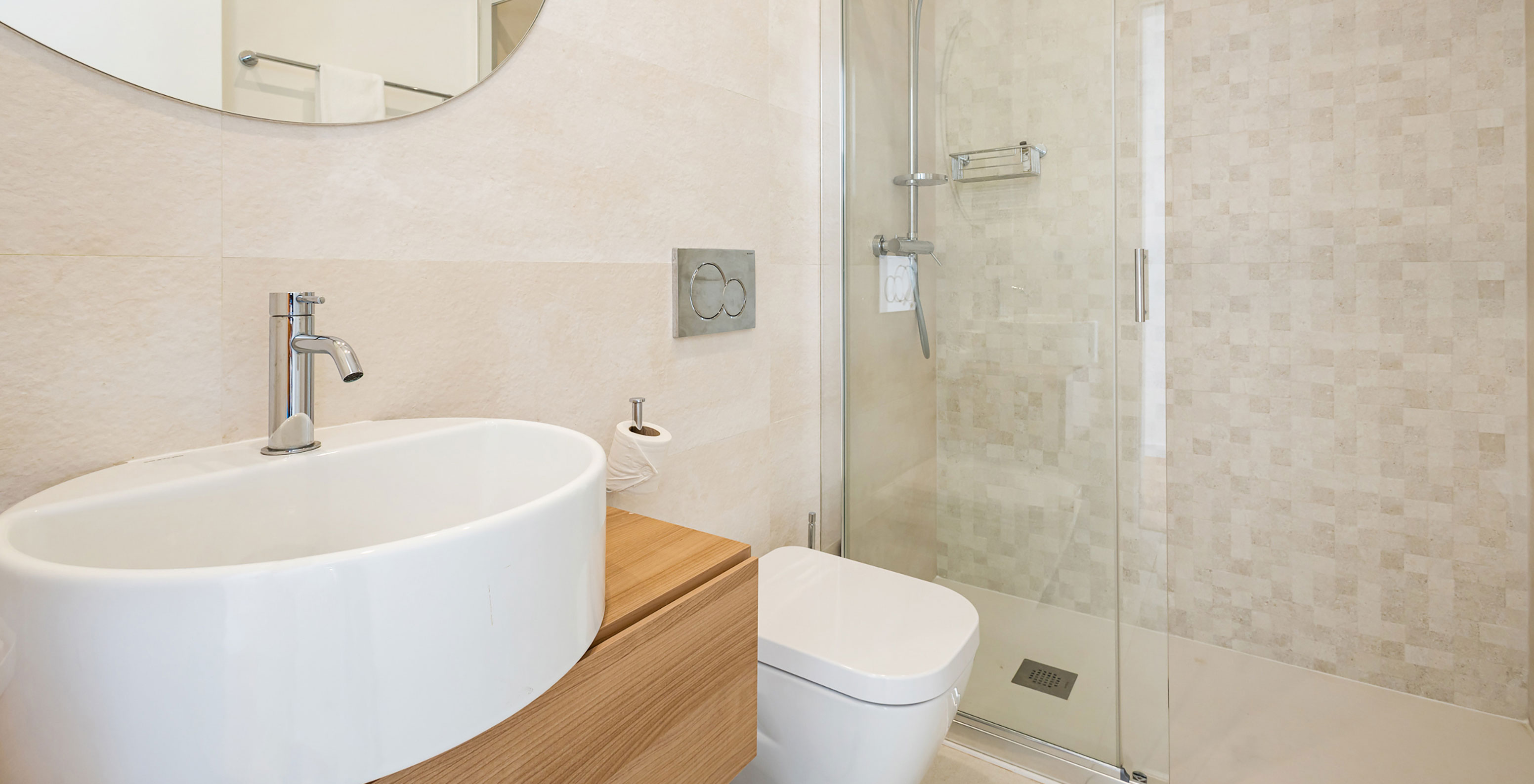 Villa in Pestana Valley met een wastafelen een douche