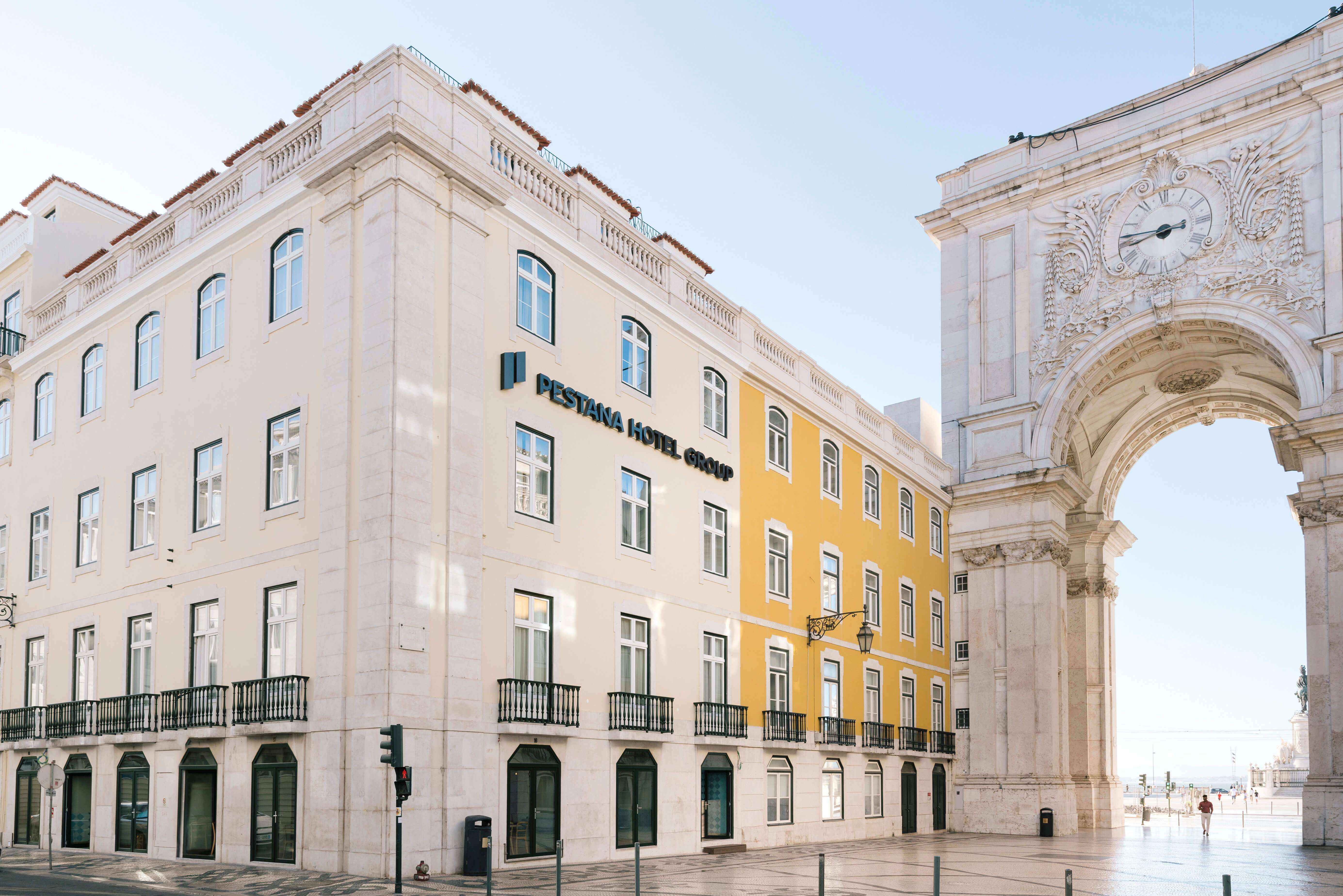 Gebouw van het Pestana Rua Augusta Lisboa, een hotel in het centrum van Lissabon, gelegen naast de Rua Augusta Boog en Praça do Comércio.