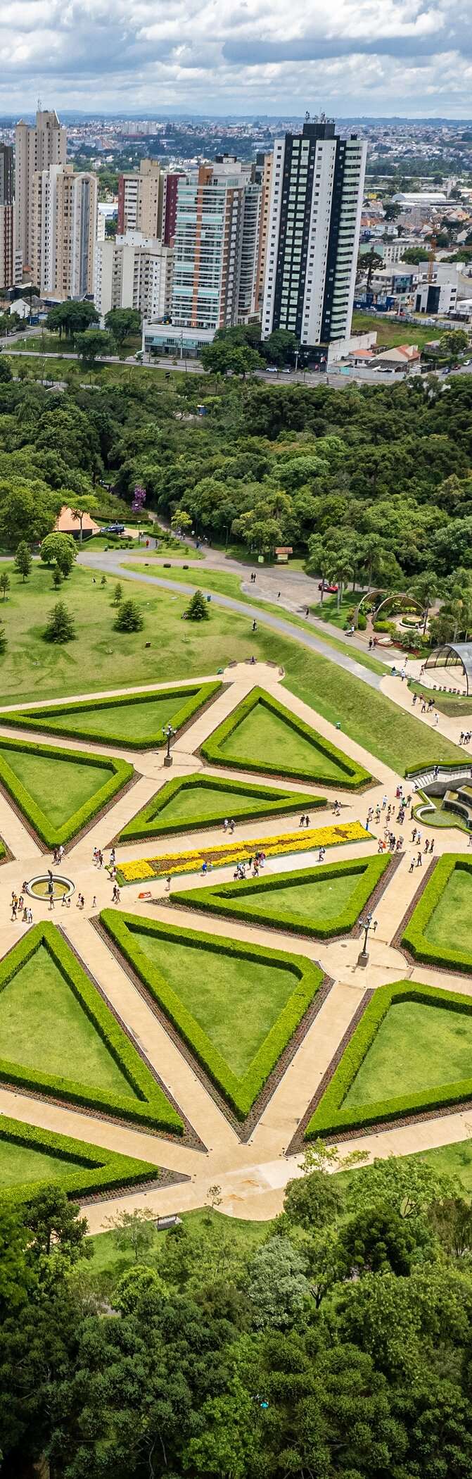 Descubra a oferta de hotéis do Pestana Hotel Group em Curitiba, e fique no Bairro Batel a 15 min de carro do Jardim Botânico