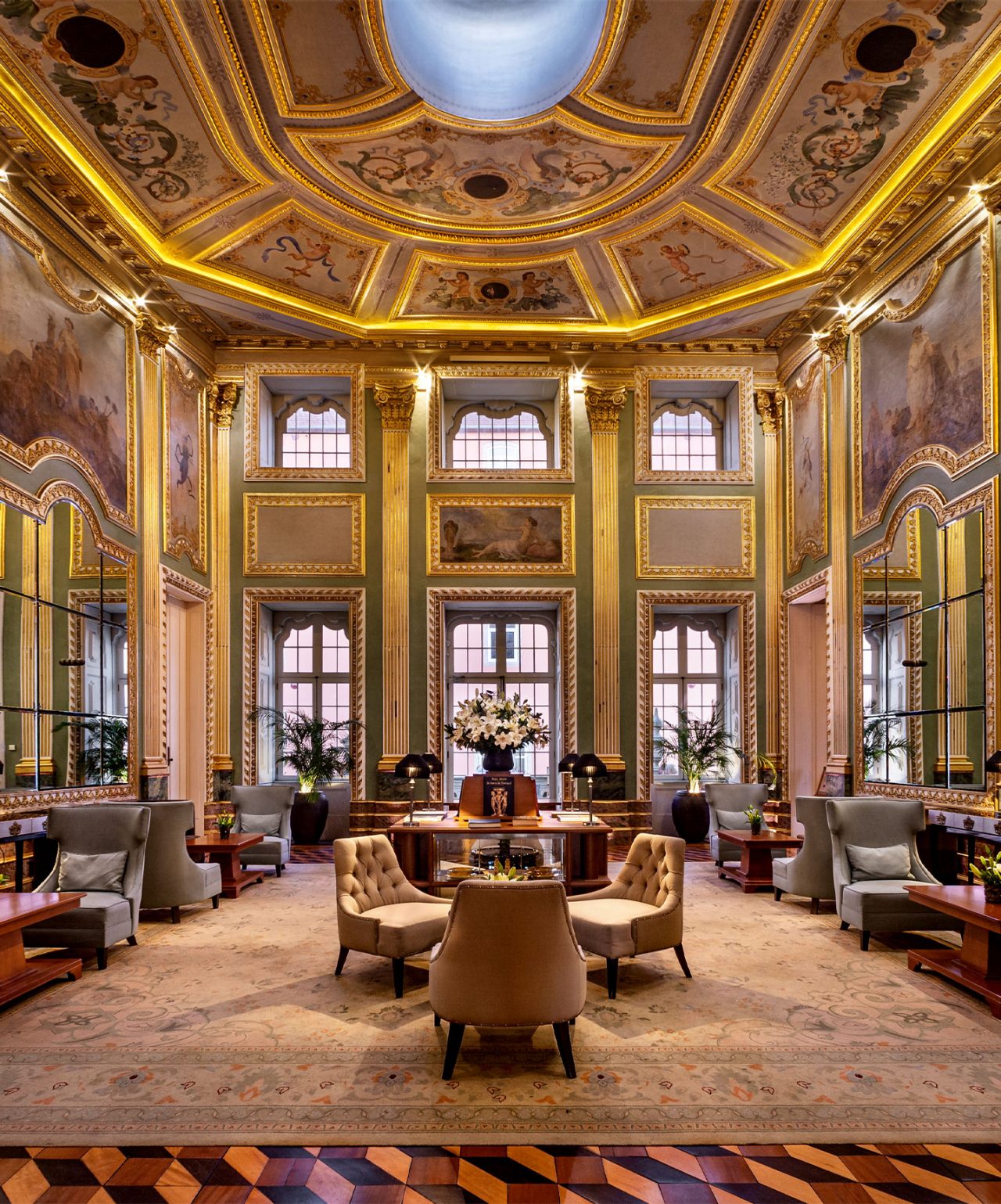 De geschiedenis van Pestana Collection is aanwezig in de kamers met historische decoratie zoals in het Pestana Palácio Freixo